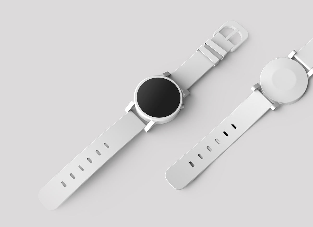 Smart fitness activity watch on wrist - Heiven Smart Home